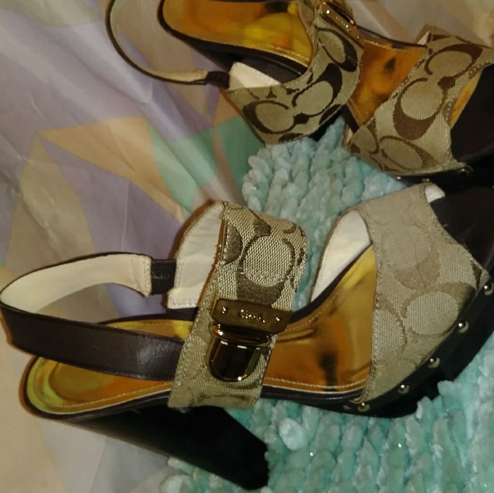 Coach heels - Picture 2 of 3
